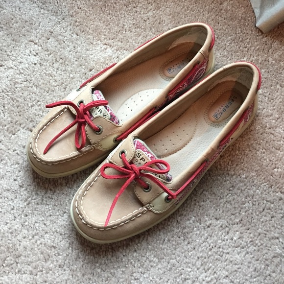 Sperry's Size 8