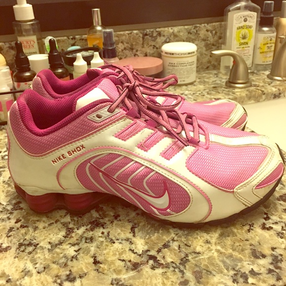 Nike Shox Pink/White Running Shoes🌟