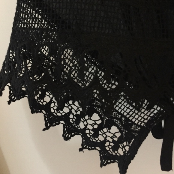 Black Crop Top - Picture 3 of 4