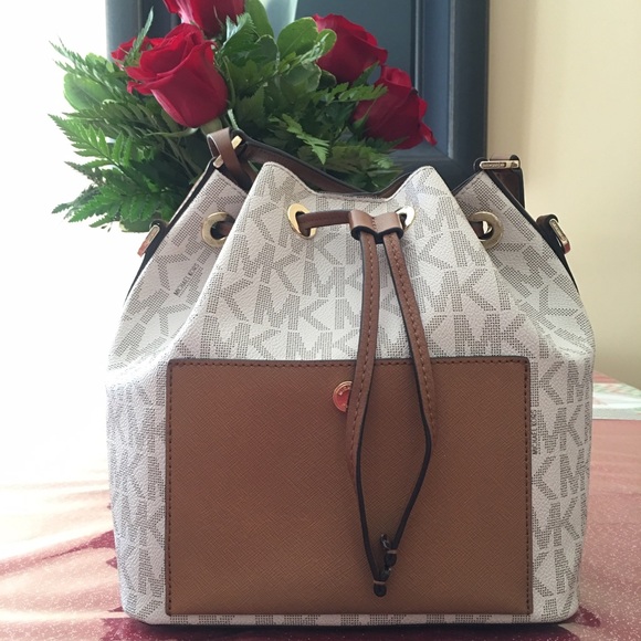 Michael Kors bag - Picture 2 of 4