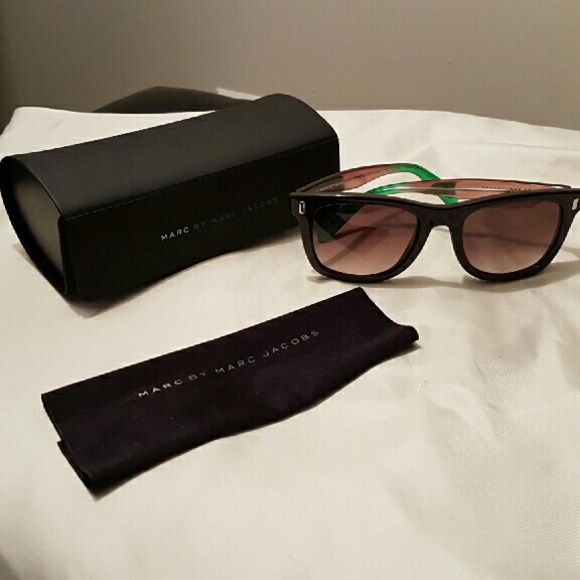Marc Jacobs Wayfarers