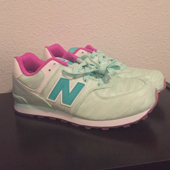 New Balance. Never worn. Original Boxing