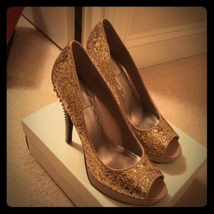 Rachel Roy Gold Pumps