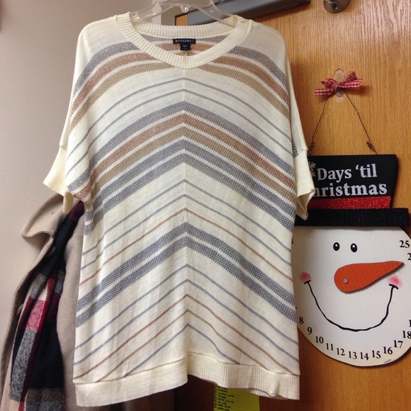 Metaphor size Large sweater