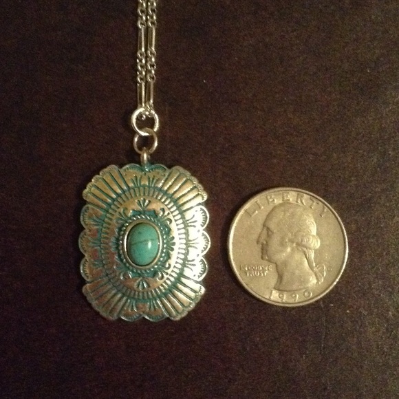 NWOT 15 + 3" Turquoise and Silver Pendant Necklace - Picture 2 of 3