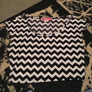 Short Sleeve Chevron Crop Top