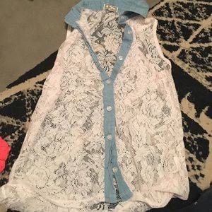 Lace Sleeveless Button-up