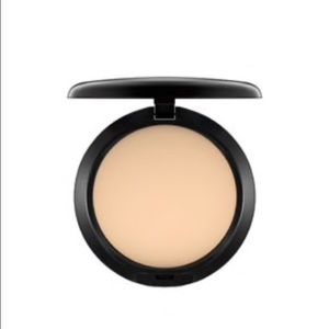 NIB mac studio fix powder plus foundation B95