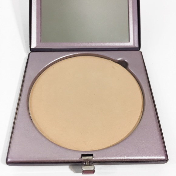 tarte LE Pressed Powder Compact - Picture 5 of 7