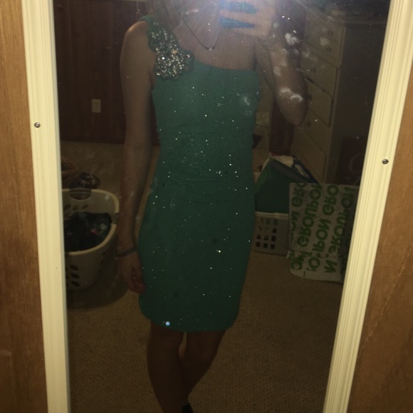 One shoulder homecoming dress!👗✨