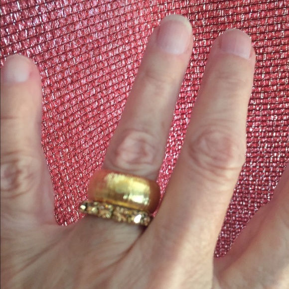 ❤️Two gold rings.