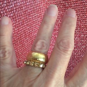 ❤️Two gold rings.