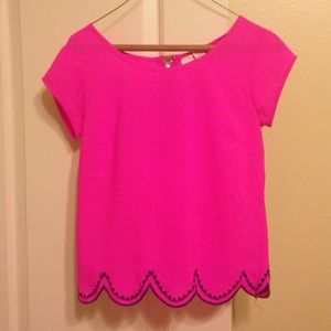 Neon pink top scoop neck