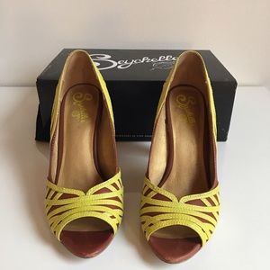 Seychelles Neon & Camel vintage inspired heels