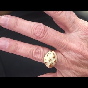 ❤️Gold and cream ring Sz 7 BOGO