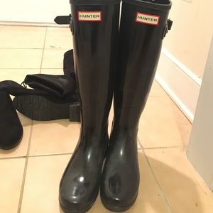 Hunter tall boot size 5 black