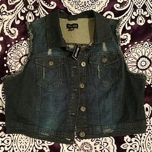 NWT New Look Cropped Denim Vest
