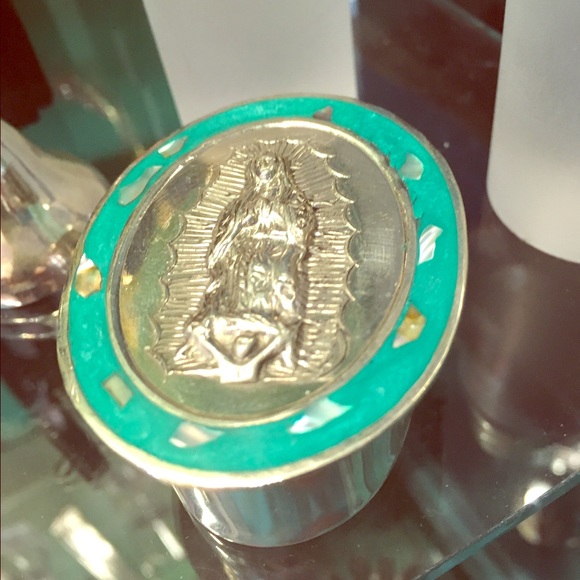 Beautiful virgen de Guadalupe Alpaca pill case.