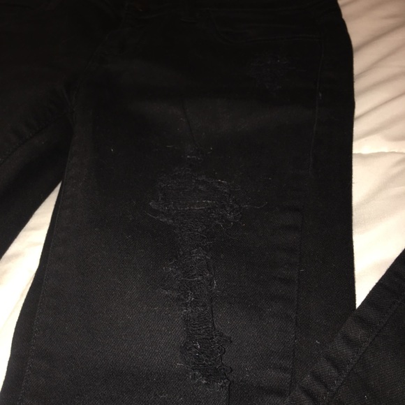 Black Forever 21 Ripped Skinny Jeans - Picture 3 of 3