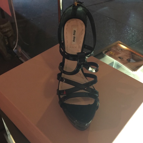 Miu Miu Size 38.5 - image 2