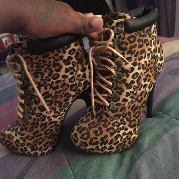 Leopard Ankle Booties Size 9