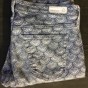 AG baby blue jeggings, size 28R