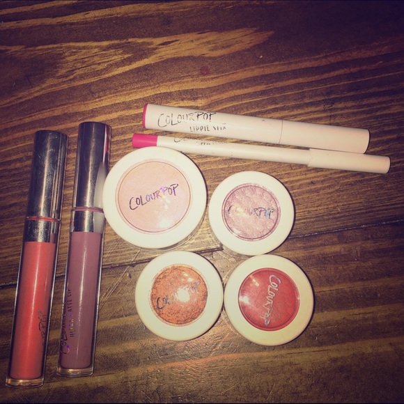 ColourpopBundle w/ lipsticks highlighter eyeshadow