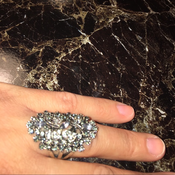 Gorgeous ring - Picture 2 of 4