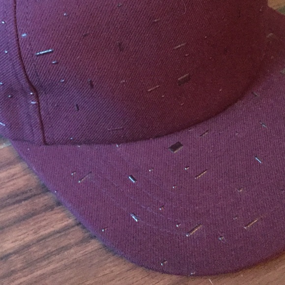 🌵Burgundy Textured Baseball Cap 🔥SAMPLE SALE - Picture 3 of 4