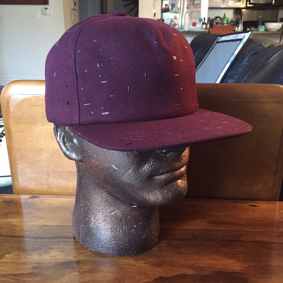🌵Burgundy Textured Baseball Cap 🔥SAMPLE SALE - Picture 4 of 4