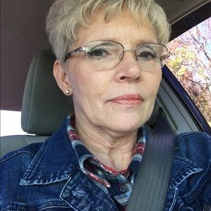 Meet your Posher, Edwina