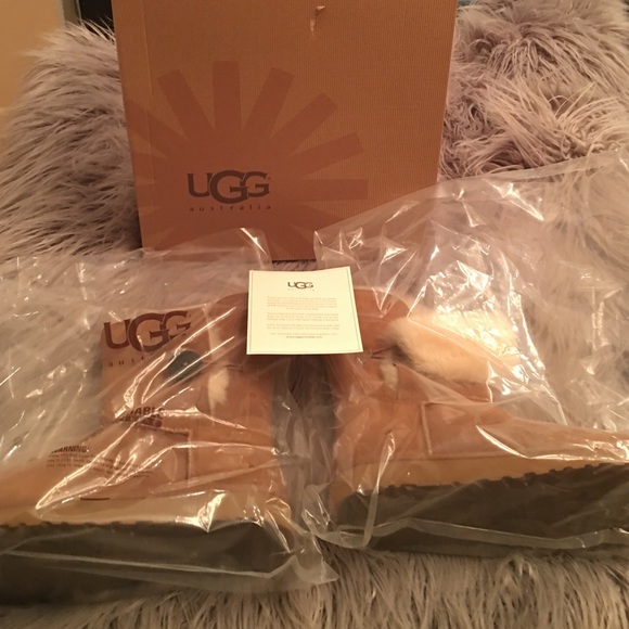 UGG with Bailey Button