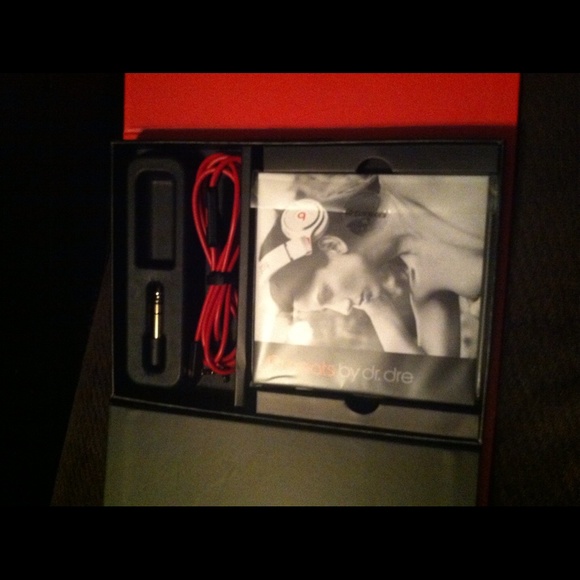 Studio Beats - Picture 4 of 4