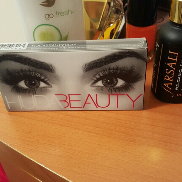 Huda beauty samantha #7 lashes