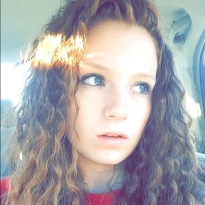 Meet your Posher, Alayna