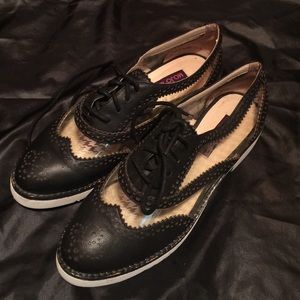 Mojo moxie tie shoes
