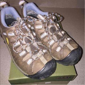 Women's keen targhee hiking boots size 8.5