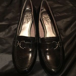 Life stride black loafers