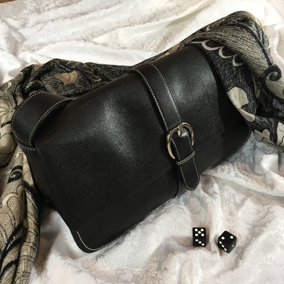 ANN TAYLOR Black Purse w/ Magnetic Flap