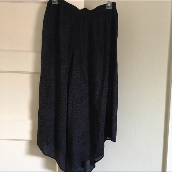 UO. Flowy Coulottes - Picture 2 of 5