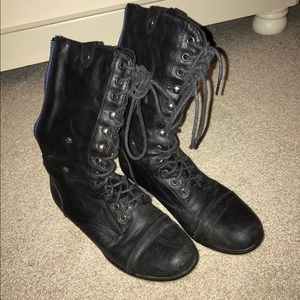 Combat boots