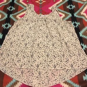 Music notes adorable top!!