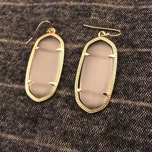 Danielle Gold Earrings in White Pearl