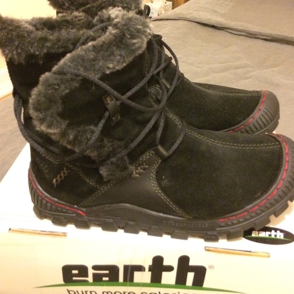 Earth boots,size 8.5