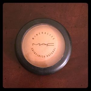 Pressed powder