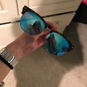 Mirrored sunglasses