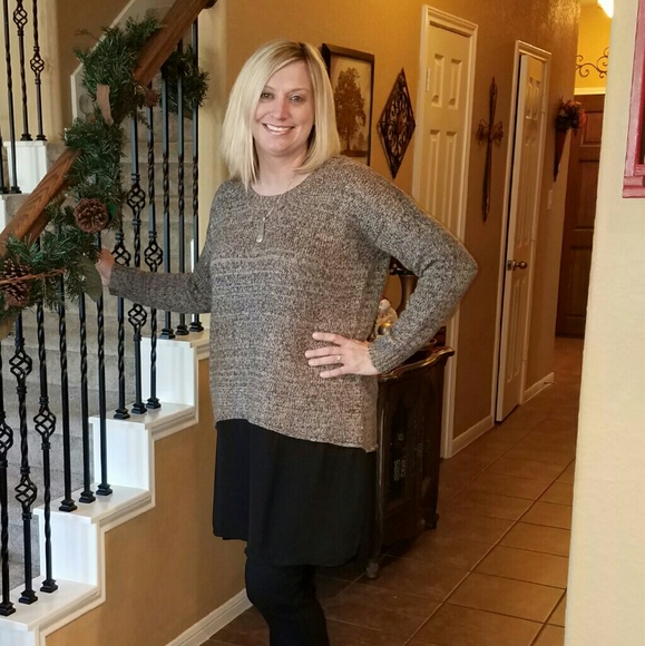 Always elegant tunic sweater. - Picture 4 of 4