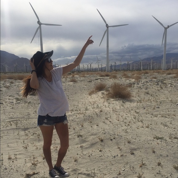 Meet your Posher, Hailey - Picture 3 of 3