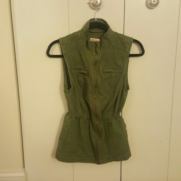 Army green structured zip vest