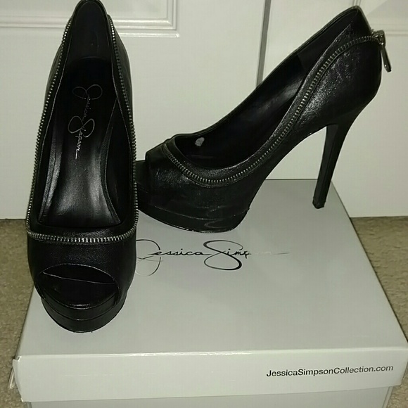 Jessica Simpson Black Zippered Pumps